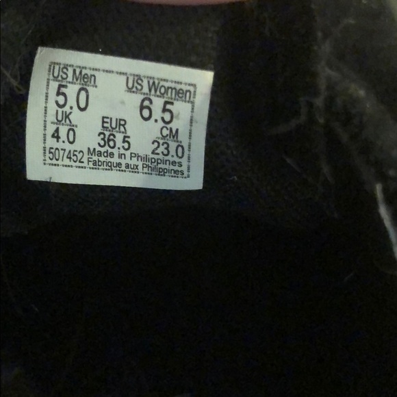 NWOT Black Velvet Limited Edition Vans Sneakers - Picture 3 of 11